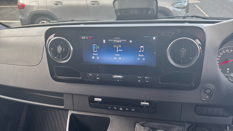 Mercedes-Benz Sprinter 315Cdi L2 Diesel Rwd 3.5t H2 Pro Van